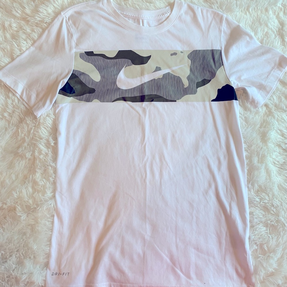 Small Nike T-shirt